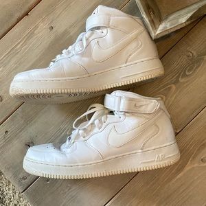 Nike Air Force 1 Mid men’s shoe